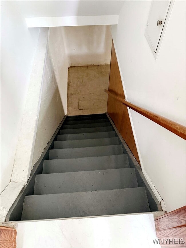 Photo - 59 Laurie Lea