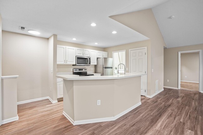 Building Photo - 5027 Stratford Pine Ln