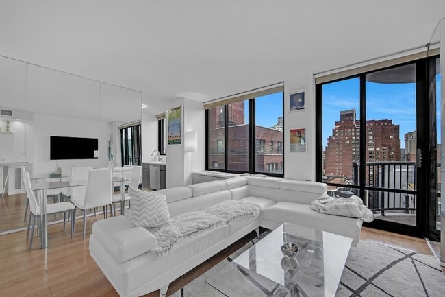 Building Photo - 304 E 65th St Unit 11C
