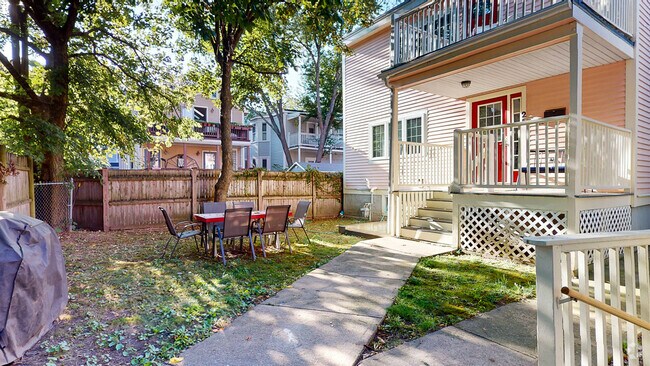Building Photo - 23 Jay St Unit D Rental