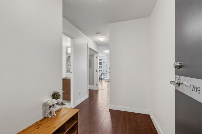 Photo - 10777-10777 University Dr