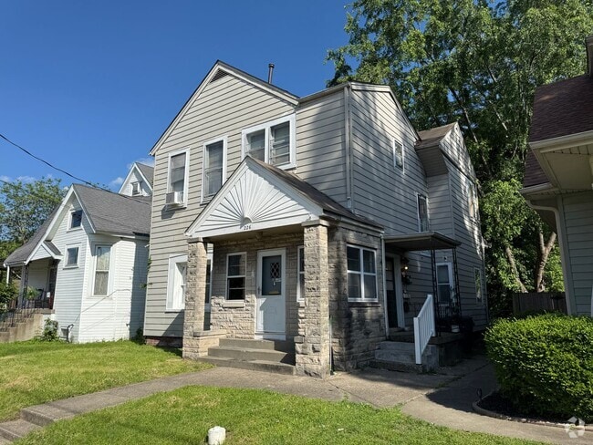 Building Photo - 226 E Maple St Unit 226 E Maple street # 1 Rental