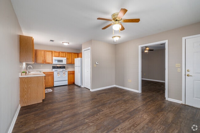 1BR, 1BA - 661SF - Living Room/Dining Room - Residences at Sherwood