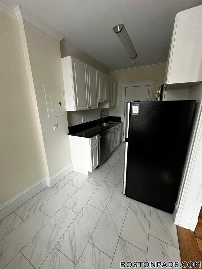 Photo - 22 Chauncy St Unit 4