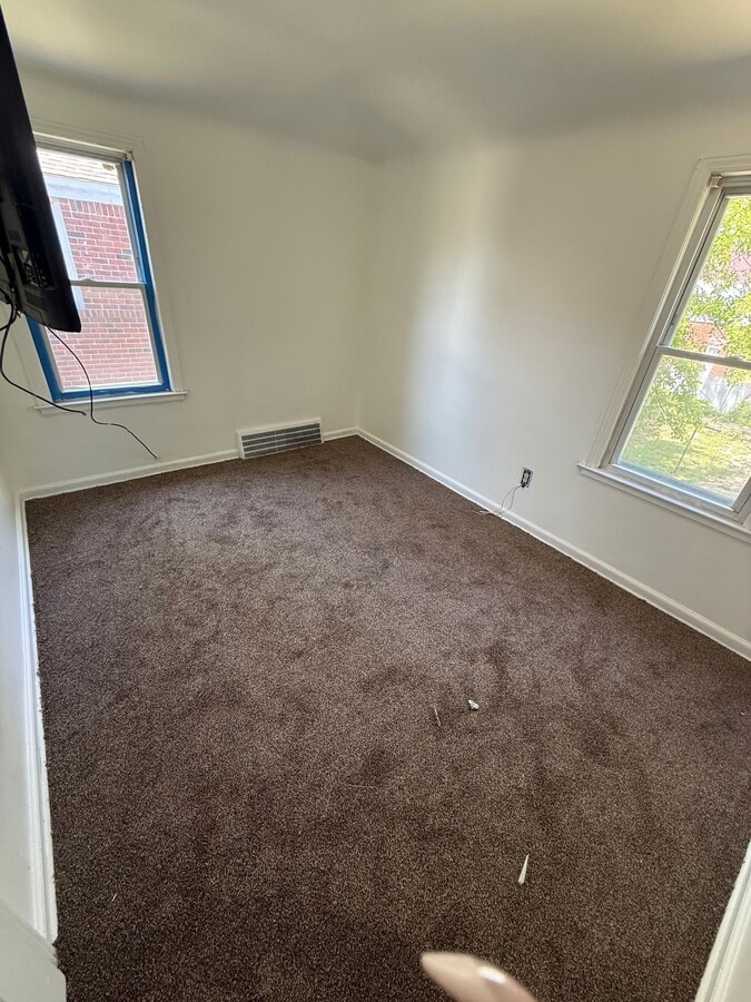 Photo - 4143 Outer Dr E Unit Upper