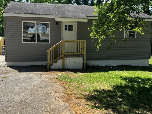 Building Photo - 5201 Tanner St