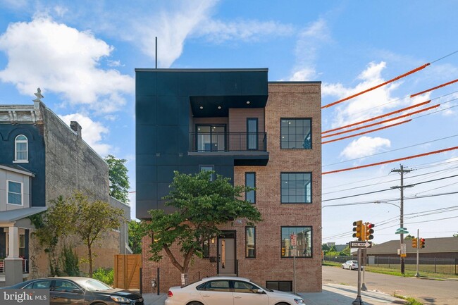 Building Photo - 1654 N 30th St Rental