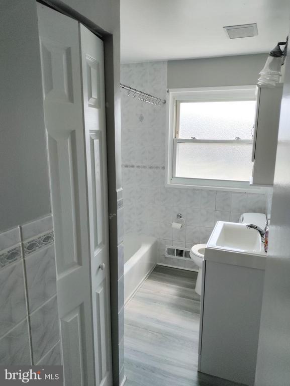 Photo - 7862 Kentley Rd