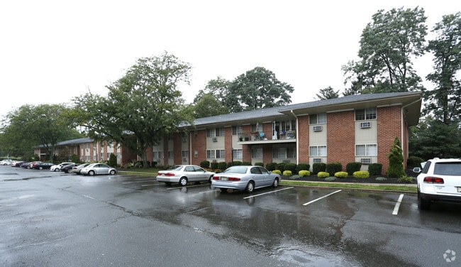 Versailles Apartments