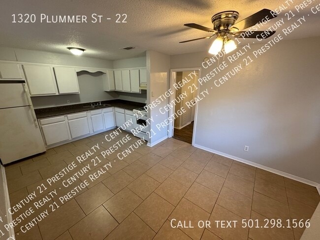 Photo - 1320 Plummer St Unit 22