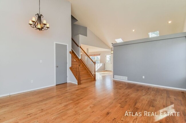 Photo - 3055 Ellesmere Dr