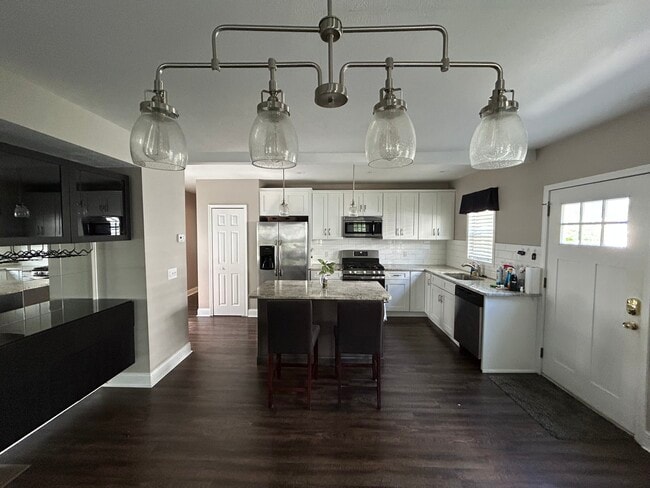 Photo - 2484 W 5th St