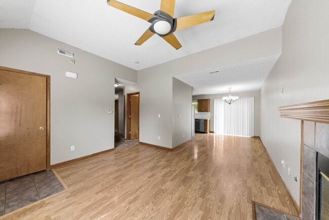 Photo - 948 N Pine St