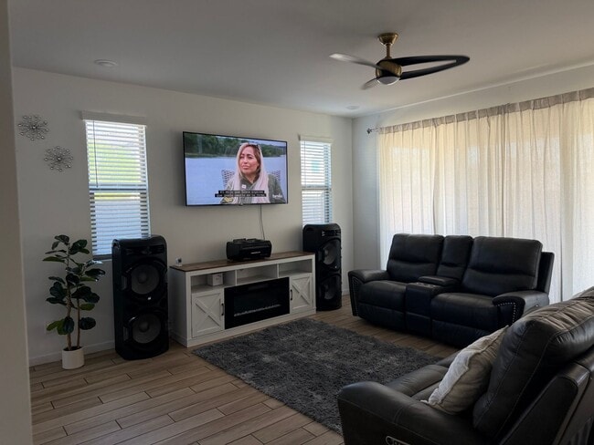 Photo - 7407 W Gardenia Ave
