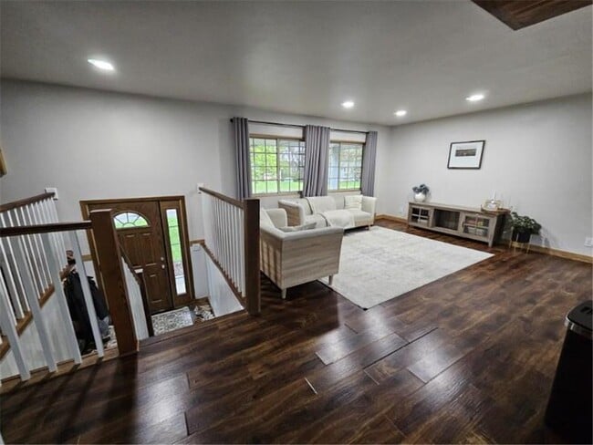 Photo - 10709 W River Rd