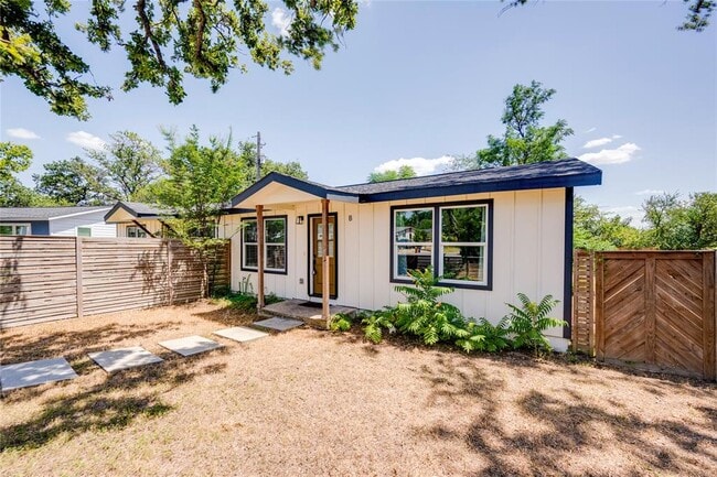 Building Photo - 1400 Marcus Pl Unit B