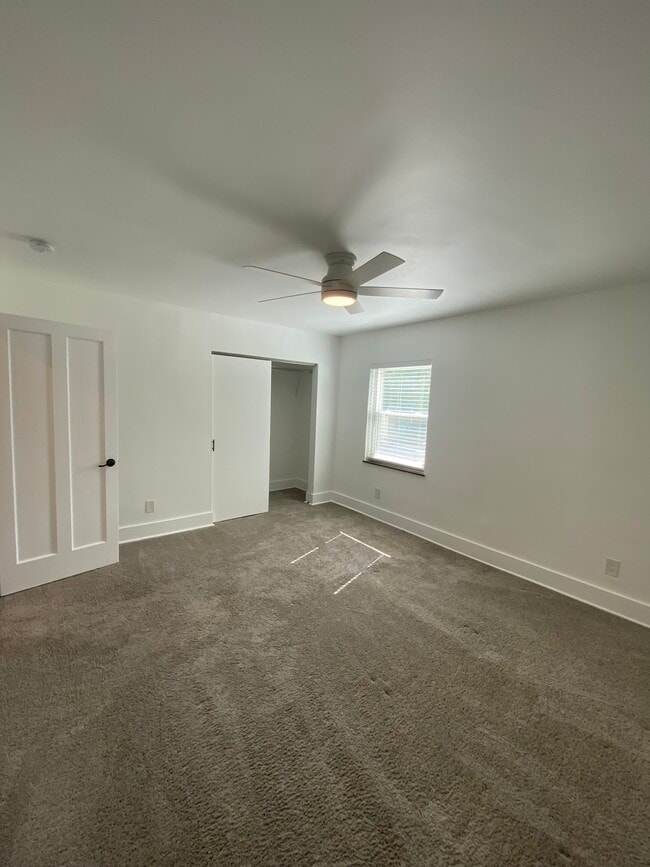 Remote controlled ceiling fan ???? - 3041 Cleinview Ave Unit #2