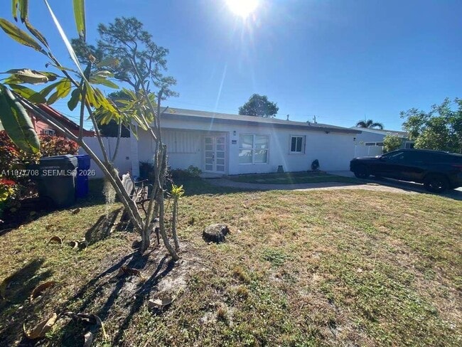 Photo - 7110 Hope St