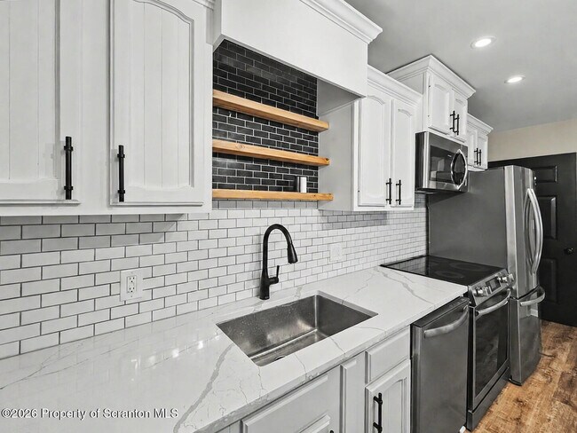 Photo - 1314 Main St