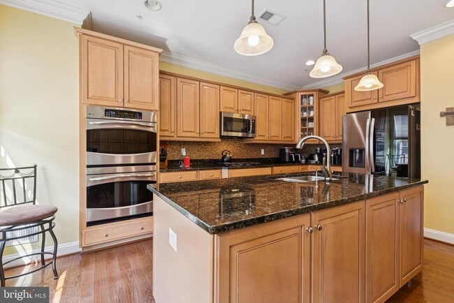 Photo - 724 Sentry Square