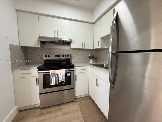 8860 SW 32nd St Unit front