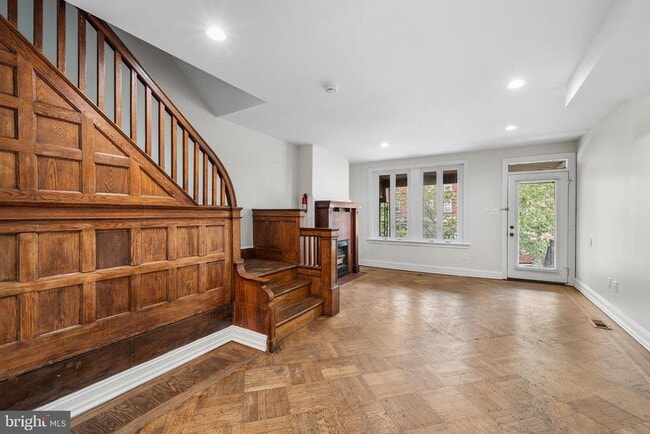 Building Photo - 619 S 42nd St
