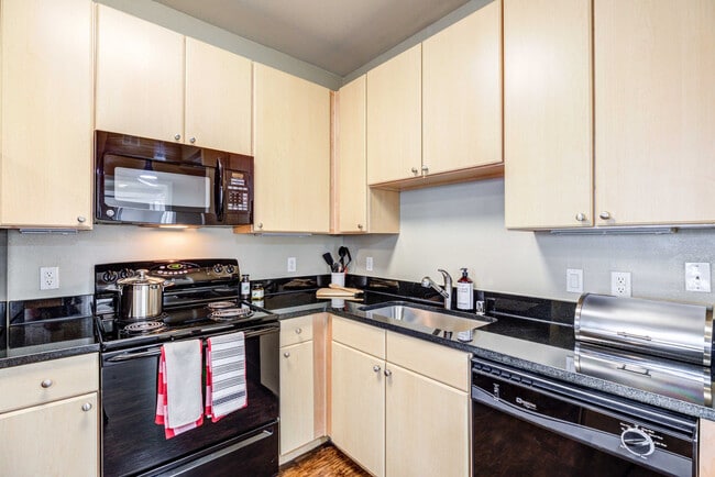 Building Photo - IMT At City Park Rental