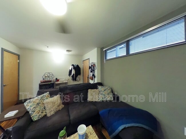 Photo - 1101 Hawthorne Ln Unidad Apt. 272