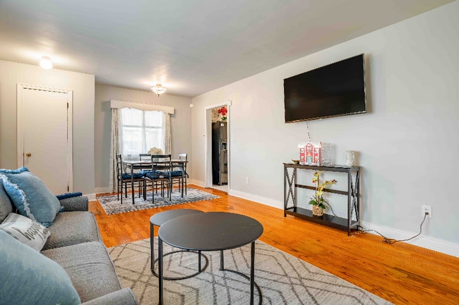 Photo - 2224 Kirby Rd