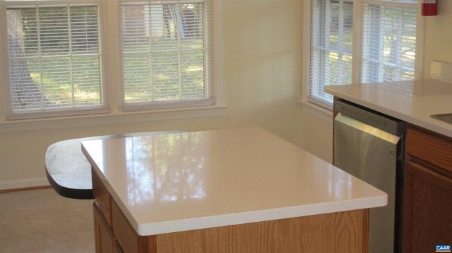 Photo - 1675 Ravens Pl