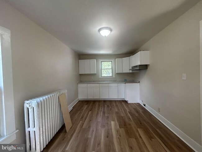 Photo - 310 W Grape St