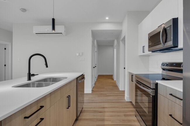 Building Photo - 1035 Melanson Rd Unit 616