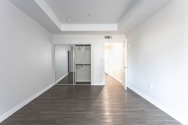 2BR, 2BA-1313 SF