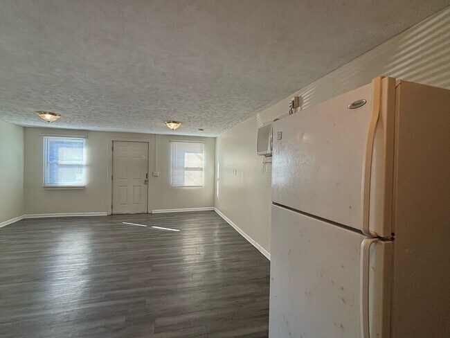 Photo - 206 Grady St