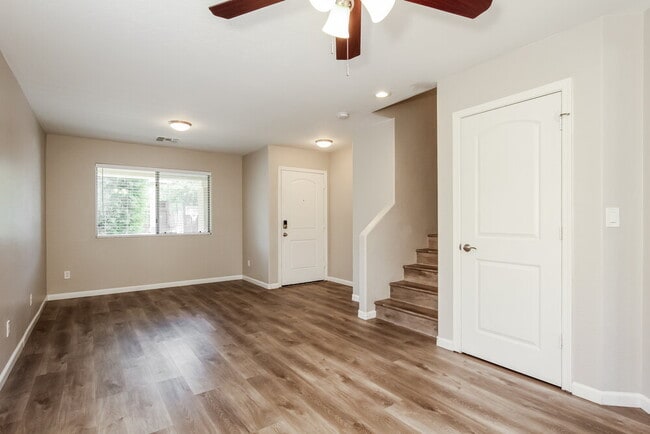 10206 W Whyman Ave