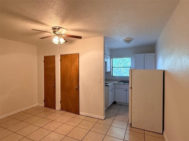 Photo - 2404 10th St W Unidad 4