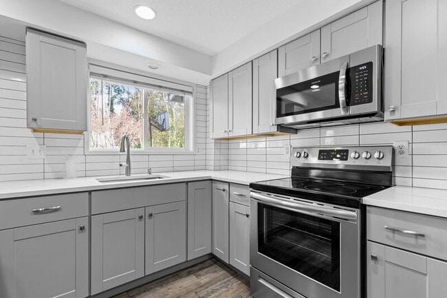 Photo - 16480 SW Gleneagle Dr