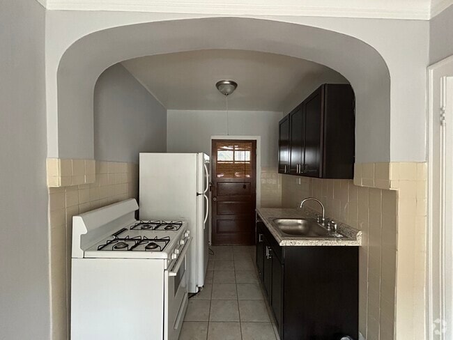 Building Photo - 4628 N Wolcott Ave Rental