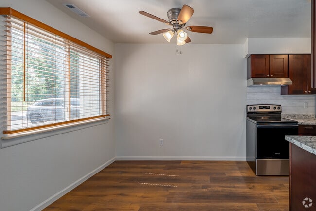 2BR, 1BA - 825SF - Dining Room