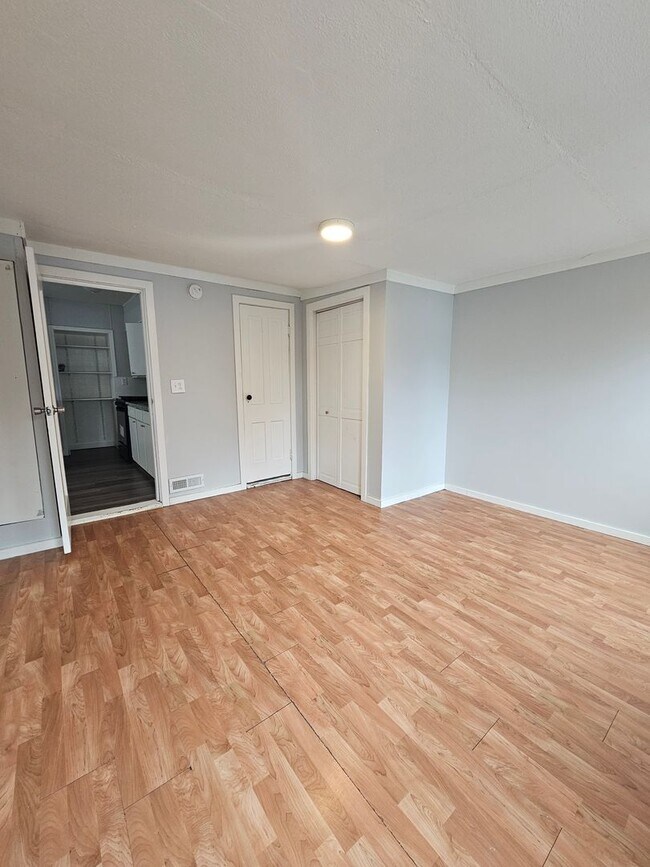 Photo - 1215 1/2 E 12th St Unit 1215 E 12th St