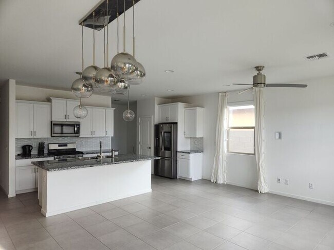 Photo - Mountain view single story home.