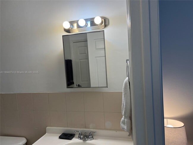 Photo - 1020 SW 4th St Unidad 103