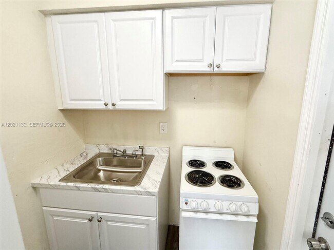 Photo - 341 NW 35th Ct Unit 1