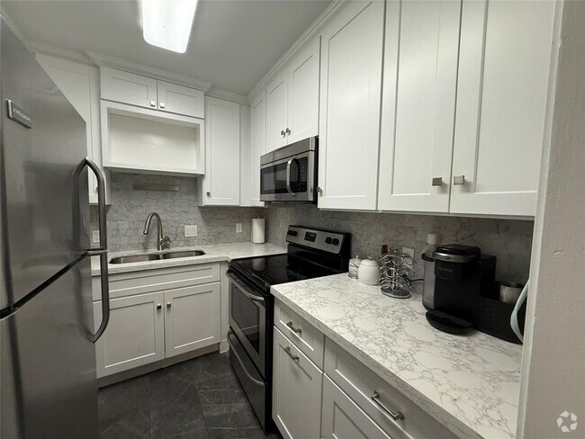 Building Photo - 2601 Bellefontaine Unit B114 Rental