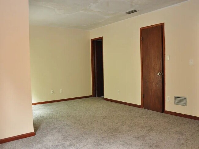 Photo - 1208 Cross Creek Way