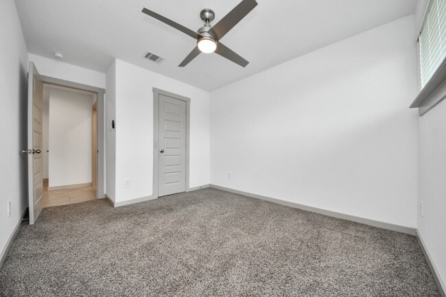 Photo - 1118 Hyde Lk Ln