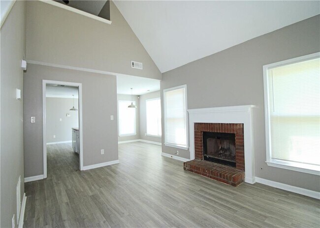 Photo - 957 Oak St SW