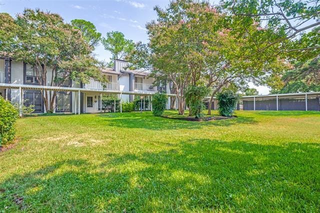Photo - 412 Hollyhill Ln