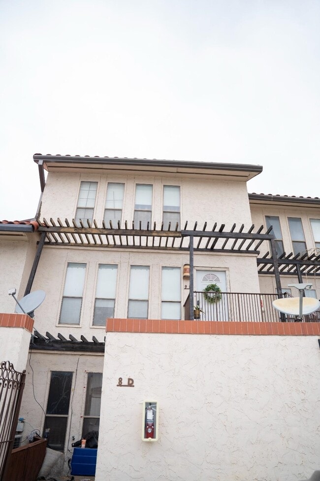 Photo - 101 W Del Mar Blvd Unit 9D