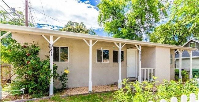 Building Photo - 1 BED/1 BATH IN REDDING Rental